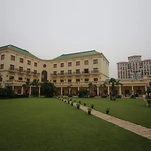 Dlf Club 4 Gurgaon